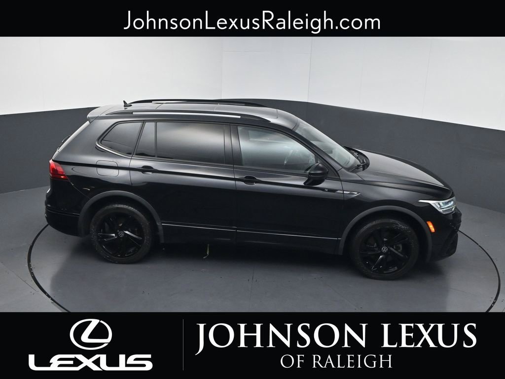 Used 2024 Volkswagen Tiguan SE R-Line FWD image 24