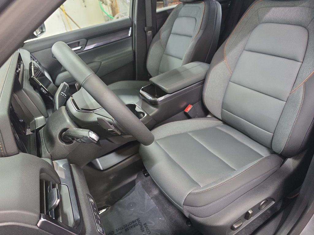 New 2026 GMC Terrain AT4 w/ Convenience Package III AWD/4WD image 15