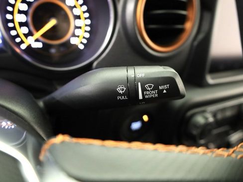 Used 2023 Jeep Gladiator Mojave w/ Cold Weather Group image 33