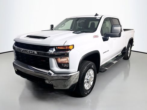 Used 2023 Chevrolet Silverado 2500 LT w/ Convenience Package image 4
