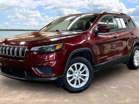 Used 2021 Jeep Cherokee Latitude image 3