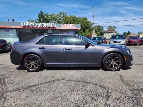 Used 2017 Chrysler 300 S w/ S Model Appearance Package RWD image 9