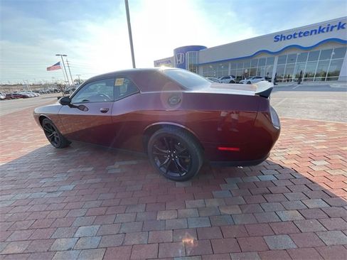 Used 2018 Dodge Challenger SXT w/ Blacktop Package image 13