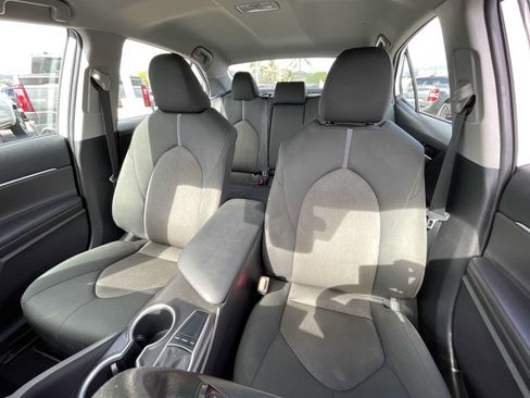 Used 2022 Toyota Camry LE FWD image 13