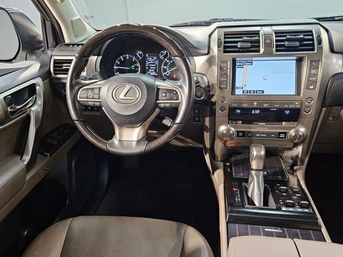 Used 2021 Lexus GX 460 Luxury w/ Sport Design Package image 9