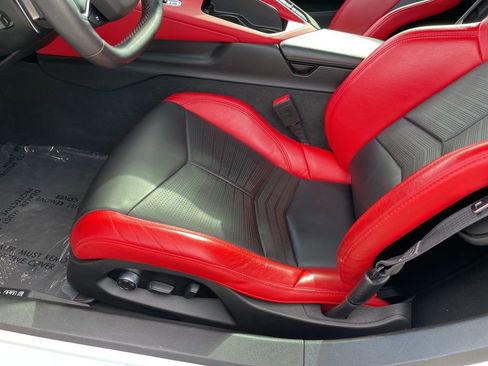 Used 2021 Chevrolet Corvette Stingray Preferred Cpe w/ 2LT image 9