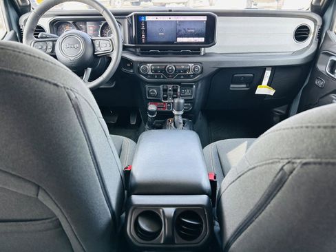 Used 2024 Jeep Wrangler Willys image 20