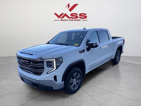 Used 2025 GMC Sierra 1500 SLT image 1