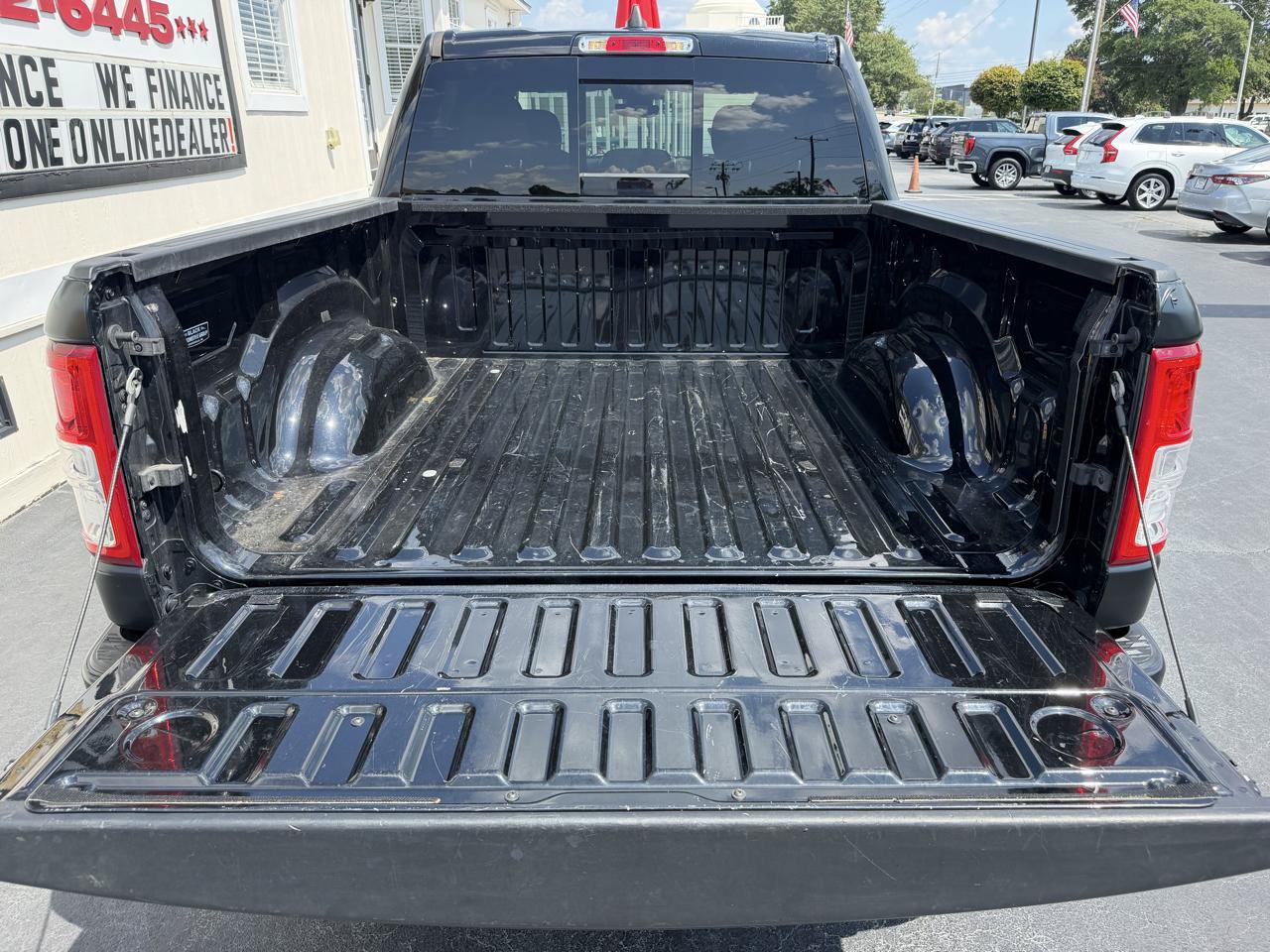 Used 2022 RAM 1500 Big Horn AWD/4WD image 30