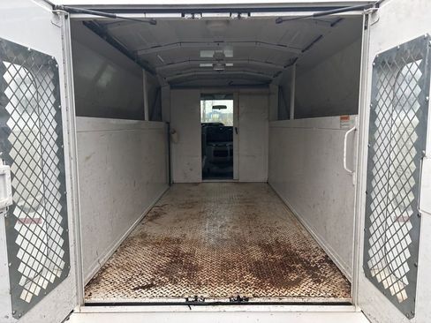 Used 2016 Ford E-350 and Econoline 350 Super Duty w/ Power Windows & Locks Group image 22