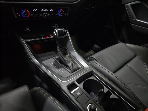 Used 2024 Audi Q3 2.0T Premium Plus w/ Premium Plus Package image 27