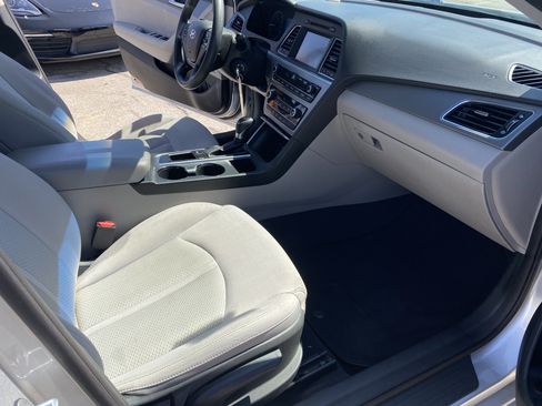 Used 2016 Hyundai Sonata SE FWD image 21