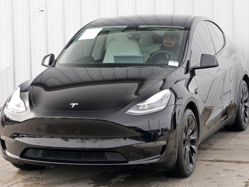 Used 2021 Tesla Model Y Long Range image 48