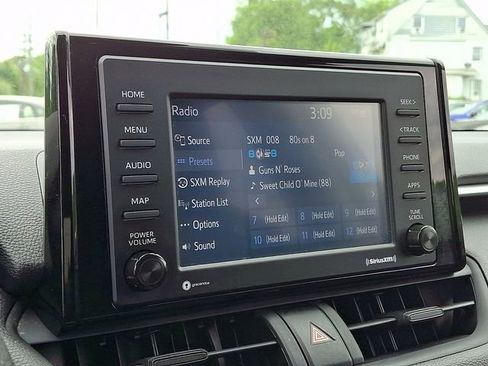 Used 2020 Toyota RAV4 LE w/ All Weather Liner Package AWD/4WD image 17