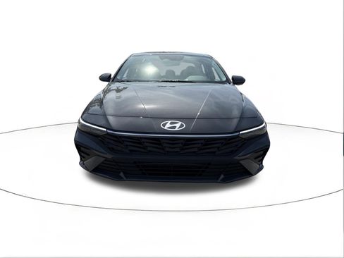 New 2026 Hyundai Elantra SE FWD image 8