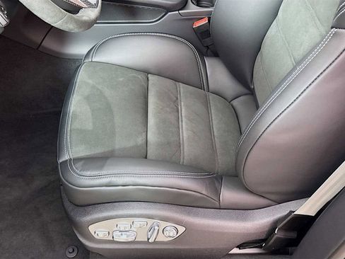 New 2025 Porsche Macan GTS image 15