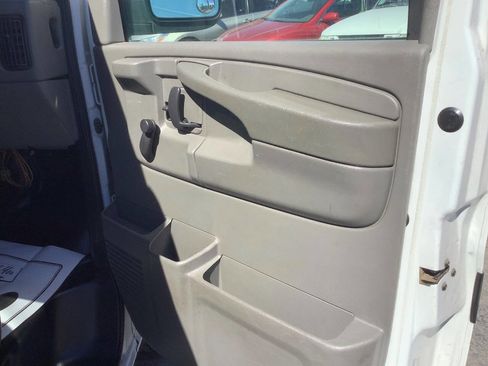 Used 2003 Chevrolet Express 1500 image 35