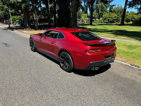 Used 2014 Chevrolet Camaro SS w/ SS Performance Package RWD image 4