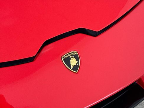 Used 2018 Lamborghini Huracan LP 580-2 image 32