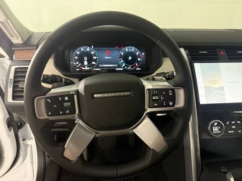New 2026 Land Rover Discovery S AWD/4WD image 17