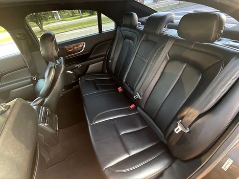 Used 2019 Lincoln Continental Premiere image 26