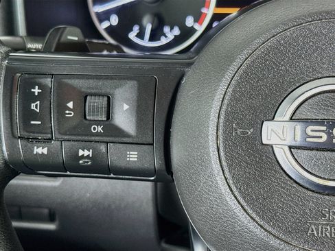 Used 2023 Nissan Rogue S FWD image 11