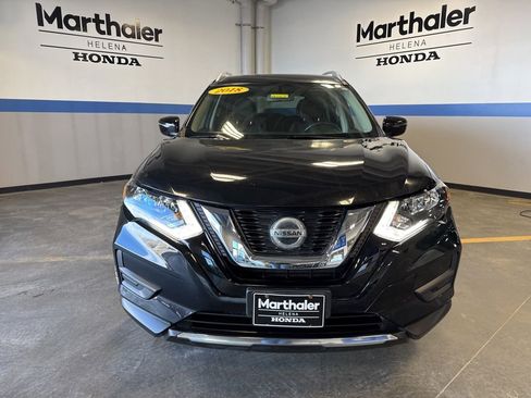 Used 2018 Nissan Rogue SV image 2