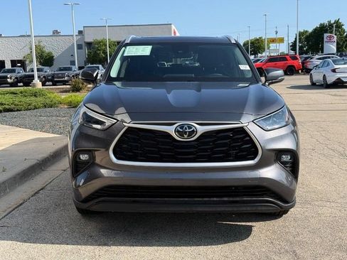 Used 2022 Toyota Highlander XLE FWD image 8