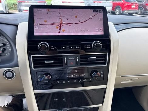 Used 2024 INFINITI QX80 Sensory w/ Cargo Package AWD/4WD image 4