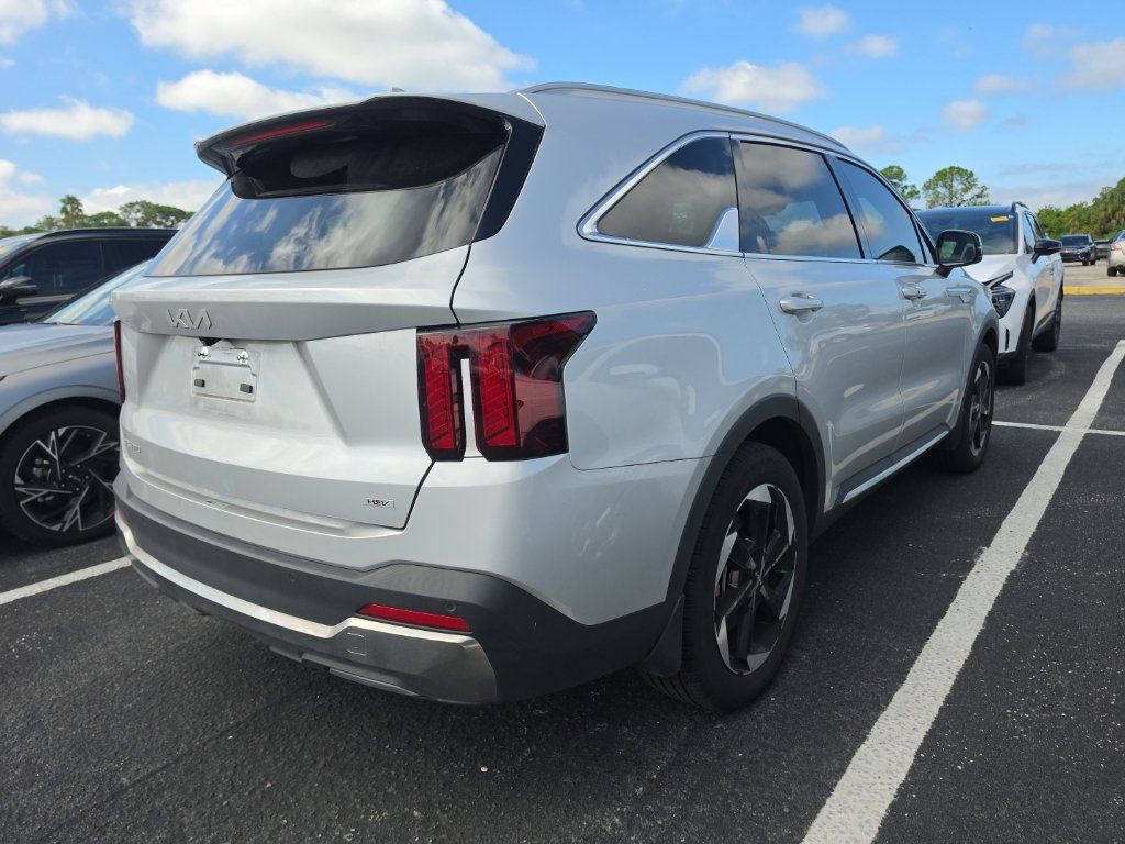 Certified 2025 Kia Sorento EX w/ EX Panoramic Sunroof Package AWD/4WD image 16