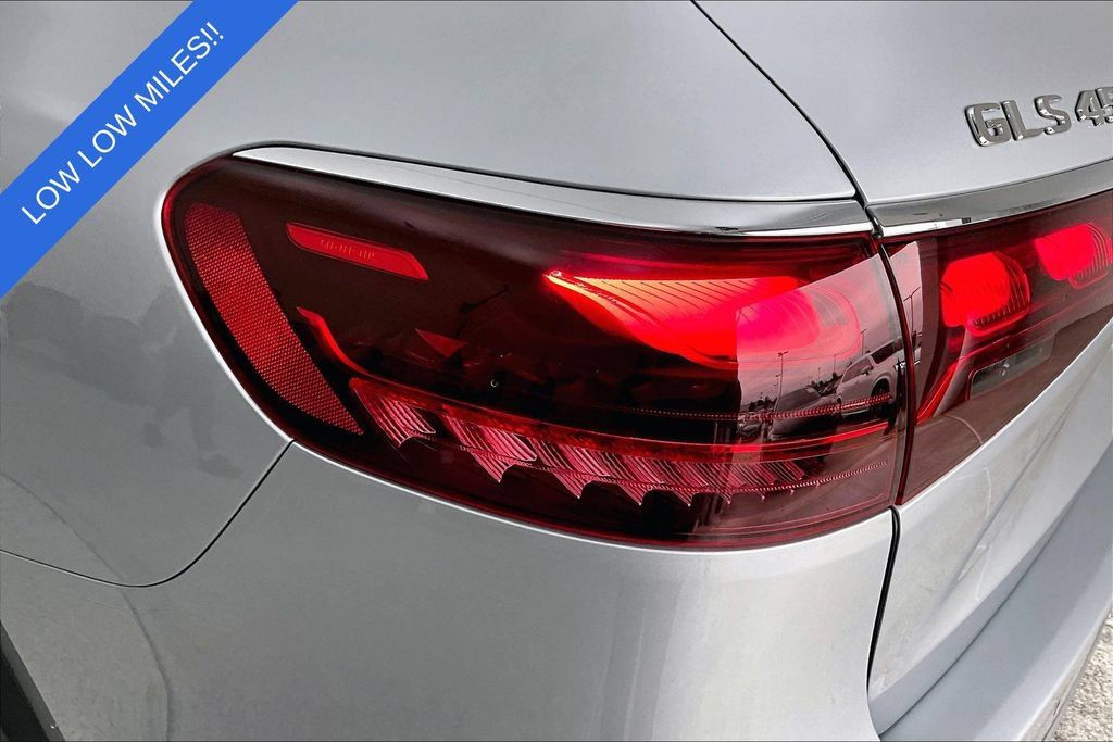 Used 2025 Mercedes-Benz GLS 450 4MATIC image 41