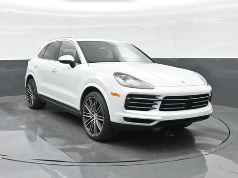 Certified 2022 Porsche Cayenne AWD/4WD image 11
