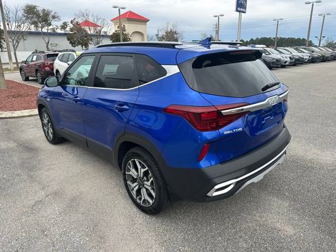 Used 2023 Kia Seltos EX image 8