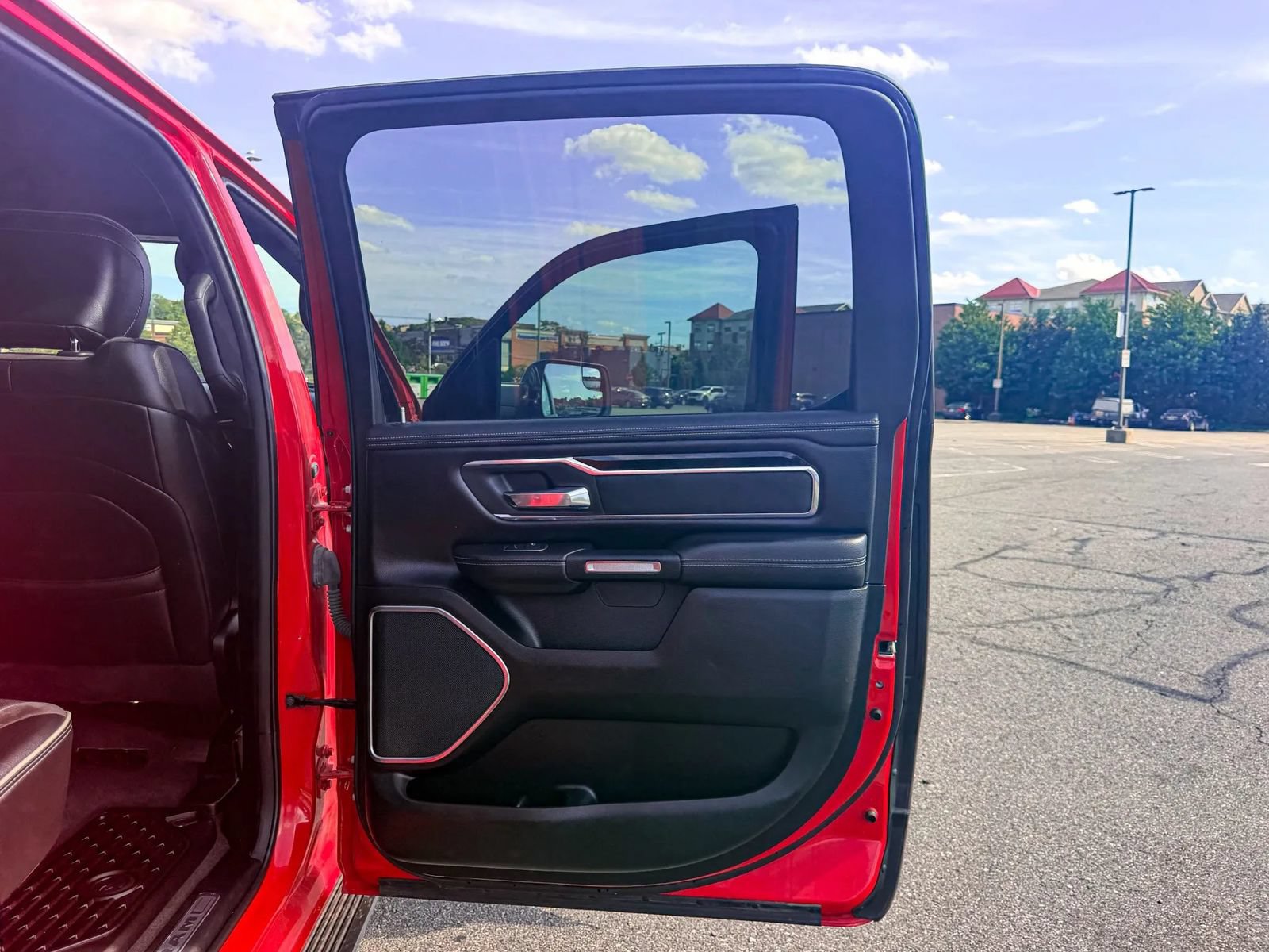 Used 2021 RAM 1500 Laramie AWD/4WD image 15