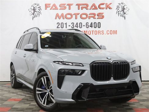 Used 2023 BMW X7 xDrive40i w/ Executive Package AWD/4WD image 3