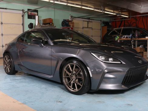 Used 2022 Toyota GR86 Premium image 16