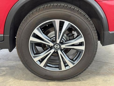 Used 2017 Nissan Rogue SL AWD/4WD image 36