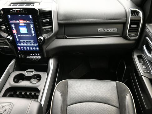 Used 2020 RAM 2500 Laramie w/ Night Edition image 40