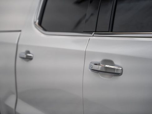Used 2025 Chevrolet Silverado 1500 High Country AWD/4WD image 19
