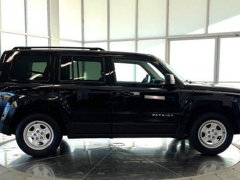 Used 2016 Jeep Patriot Sport w/ Power Value Group image 8