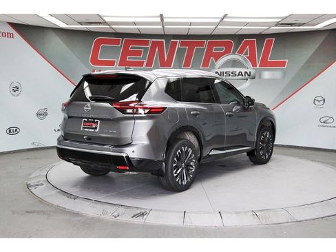 Used 2024 Nissan Rogue Platinum w/ Platinum Premium Package FWD image 7