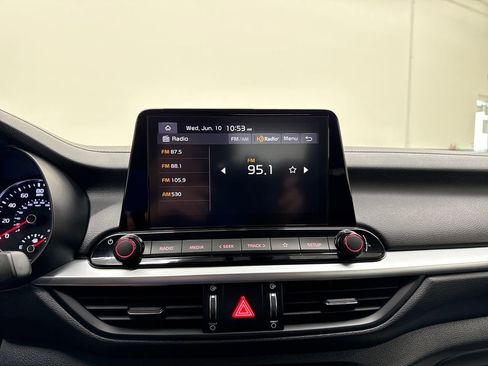 Used 2024 Kia Forte LXS w/ LXS Technology Package FWD image 17