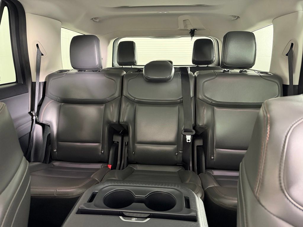 Used 2025 Ford Expedition Active AWD/4WD image 21
