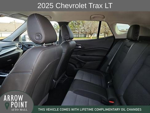 Used 2025 Chevrolet Trax LT image 18