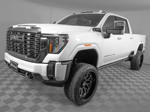 Used 2024 GMC Sierra 2500 Denali Ultimate image 11
