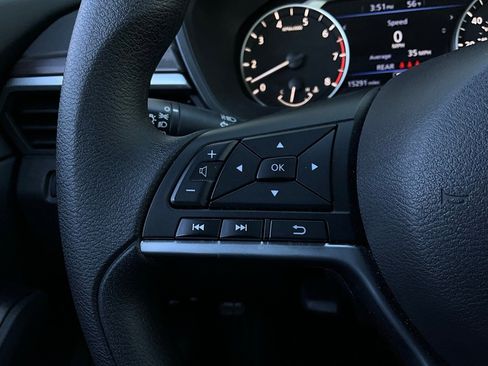 Used 2025 Nissan Altima 2.5 SV image 32