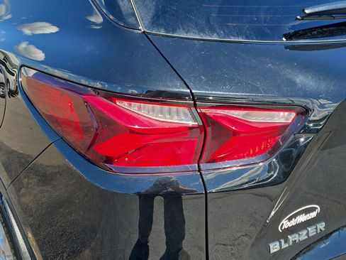 Used 2019 Chevrolet Blazer LT w/ Sound & Technology Package FWD image 35