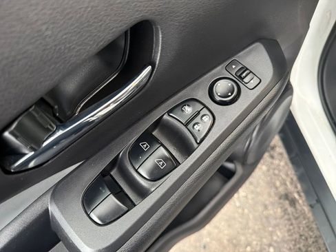 Used 2024 Nissan Kicks SR w/ SR Premium Package image 21