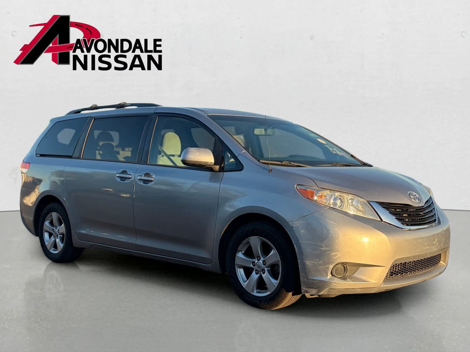 Used 2013 Toyota Sienna LE w/ Towing Pkg FWD image 5