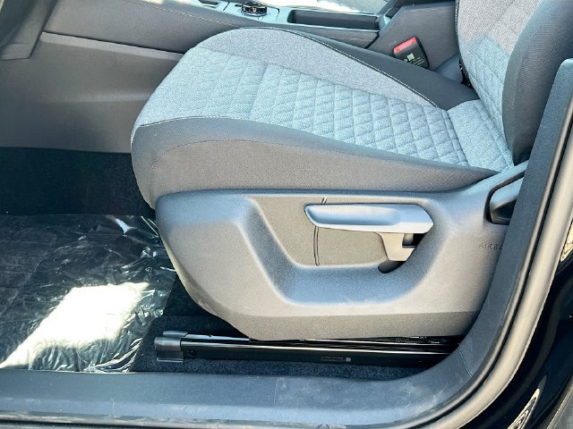 New 2025 Volkswagen Tiguan S FWD image 18